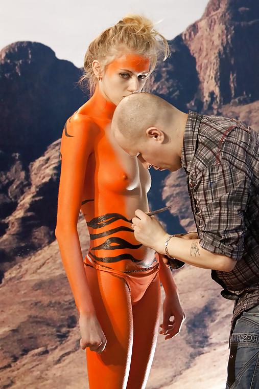 25P BODY PAINT