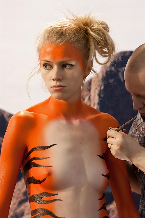 25P BODY PAINT