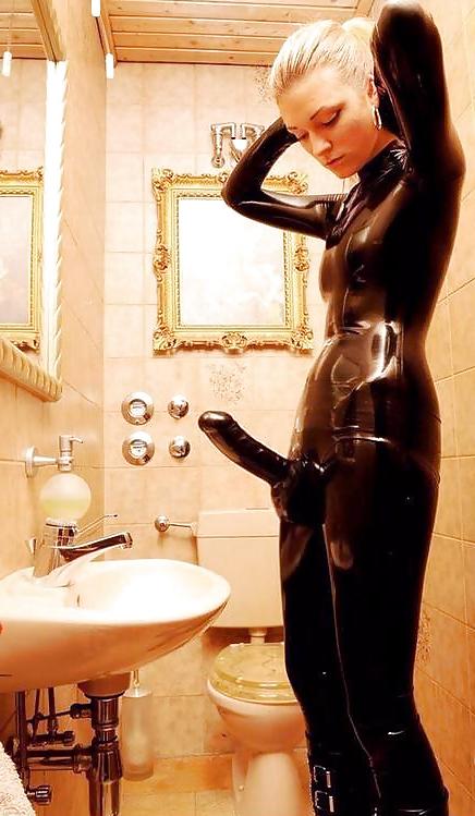 25P Sensual fetish pics
