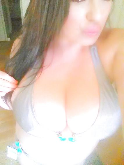 24P Thick latina milf
