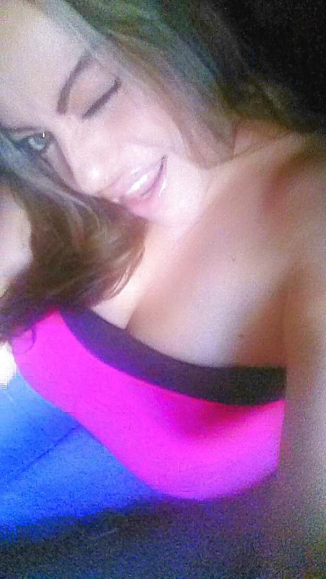 24P Thick latina milf