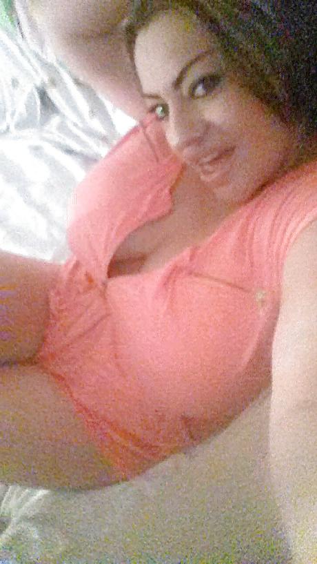 24P Thick latina milf