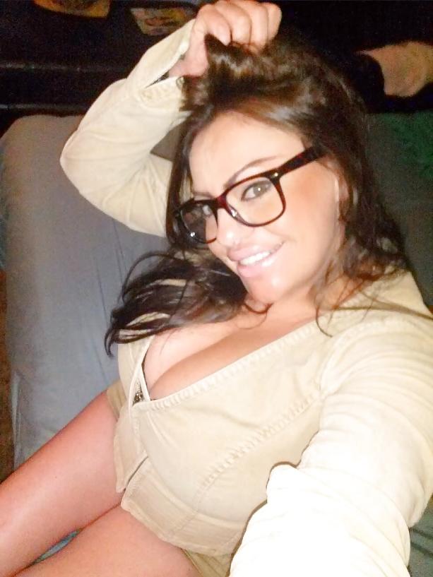 24P Thick latina milf