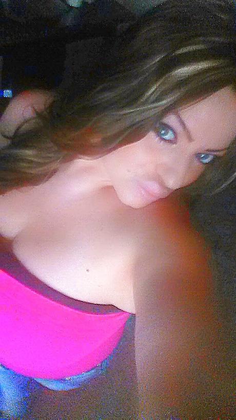24P Thick latina milf