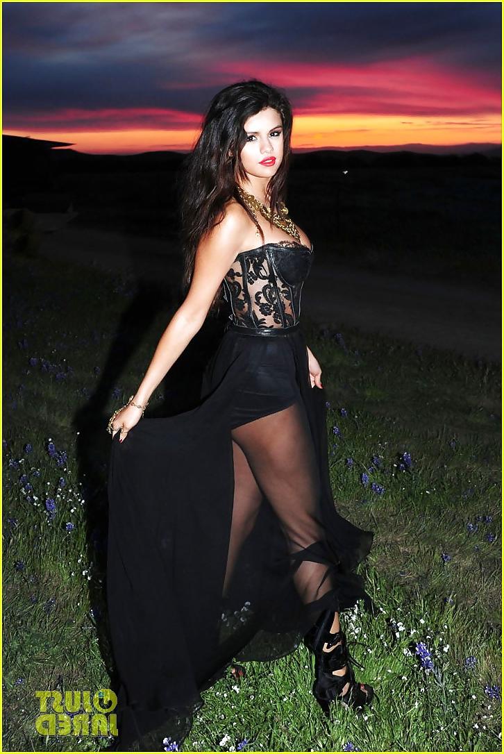 19P Selena Gomez - Hot Latin Slut for a hard Fuck