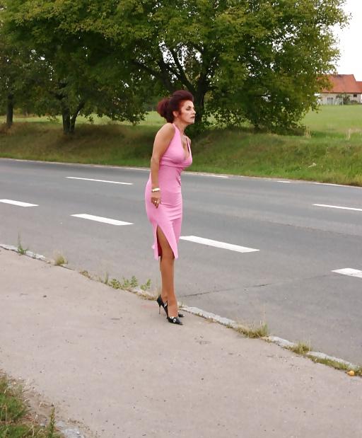 7P Mature with Pink Dress fucked In the Taxi