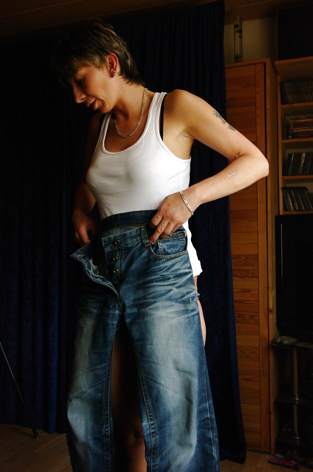 25P Private Bilder einer deutschen MILF im Dressing