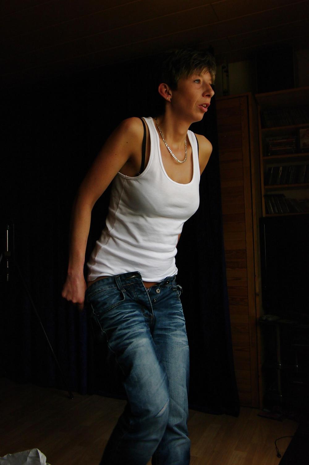 25P Private Bilder einer deutschen MILF im Dressing