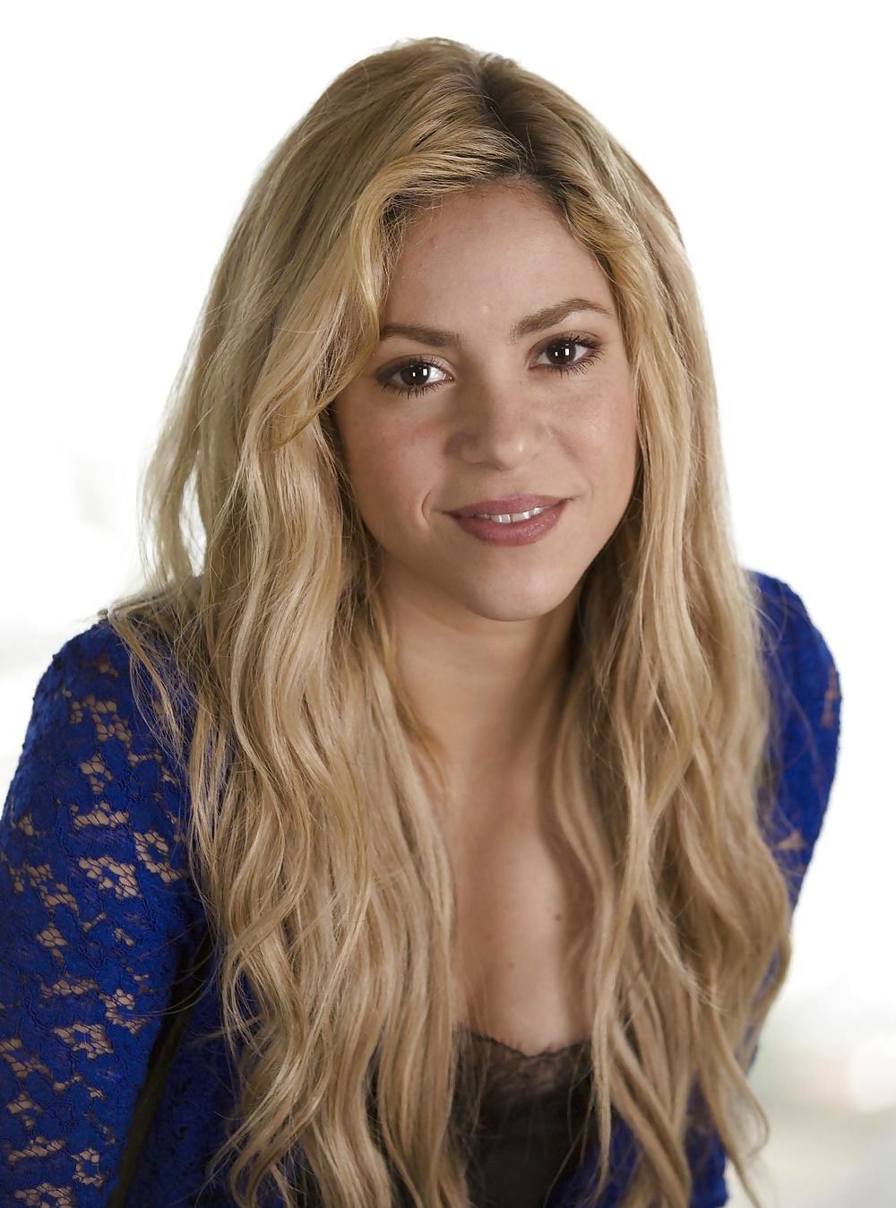 14P Shakira - Tight Celeb Milf for a damn Hard Fuck !!