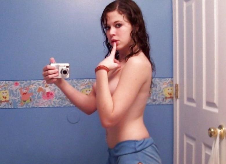 25P Lusty & Busty Teen Selfies 41