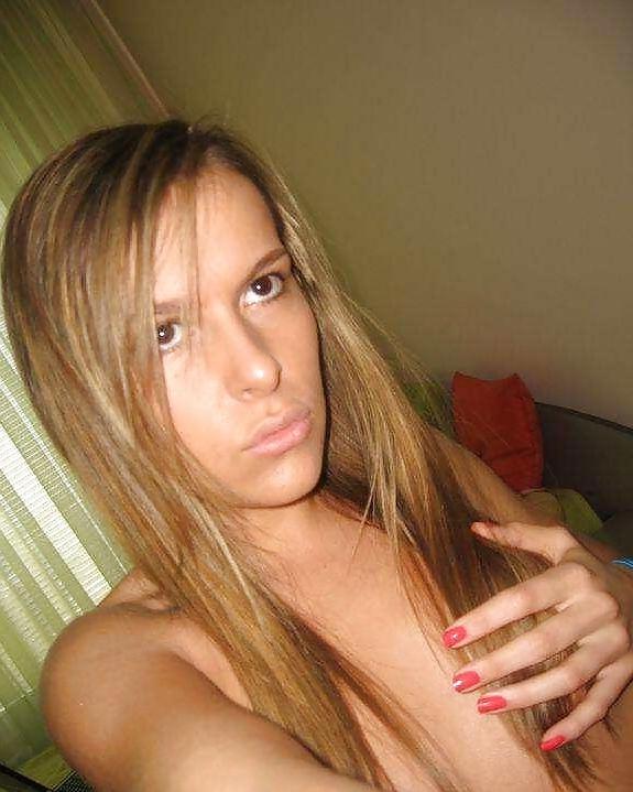 25P Lusty & Busty Teen Selfies 41