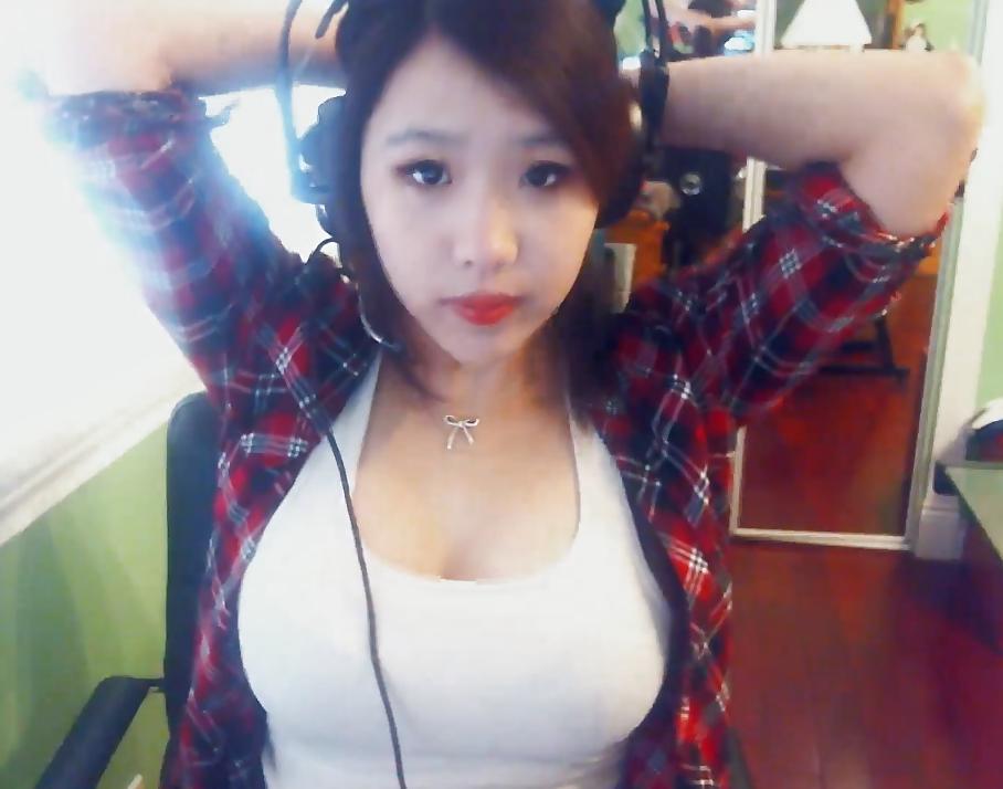 25P KireiAutumn (TWITCH TV BUSTY SLUT)