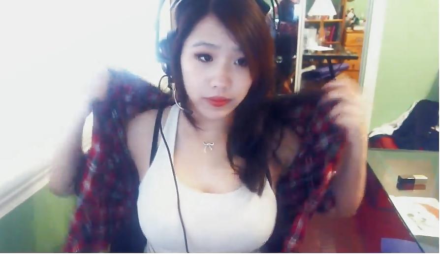25P KireiAutumn (TWITCH TV BUSTY SLUT)