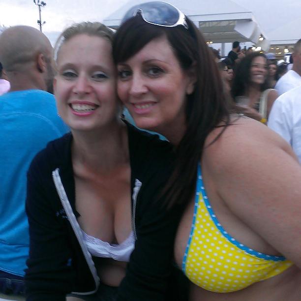 20P Busty milf