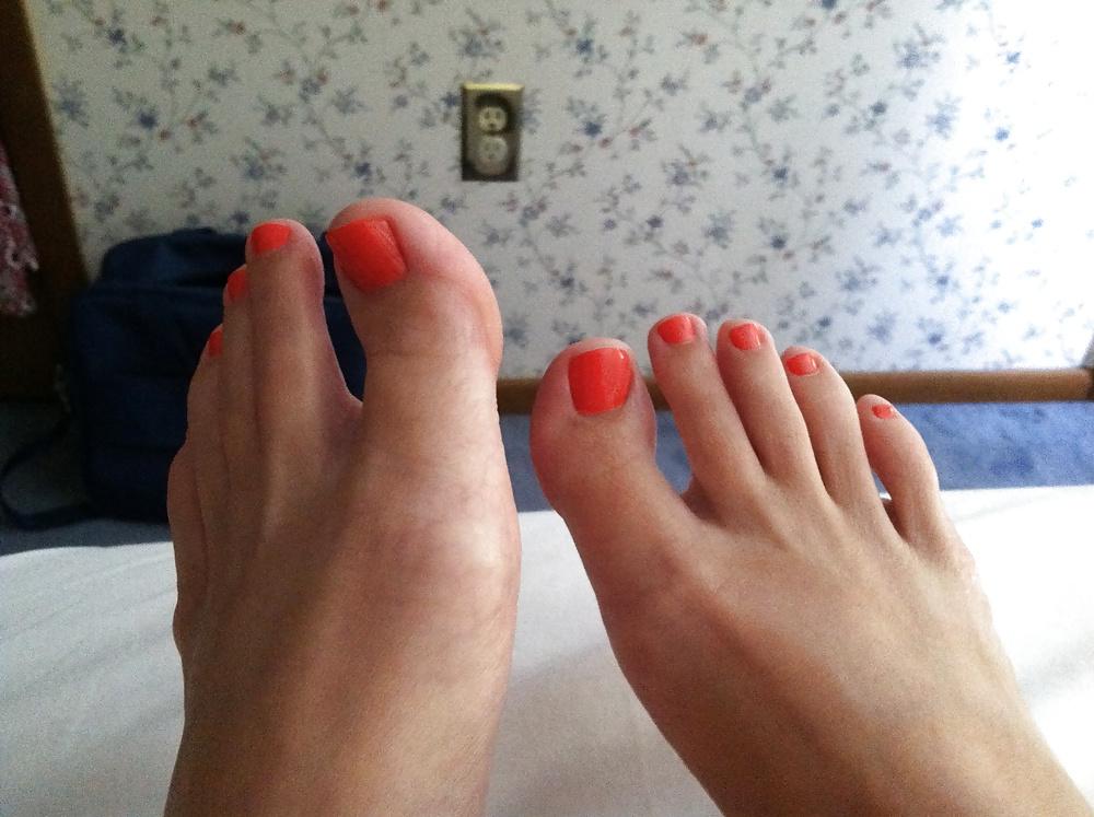 15P Feet and Footjobs