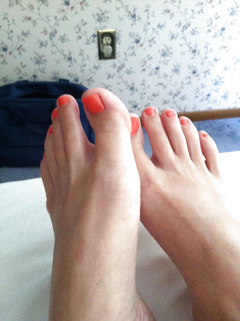 15P Feet and Footjobs