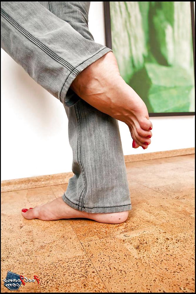 25P Random feet, footjob pt 10