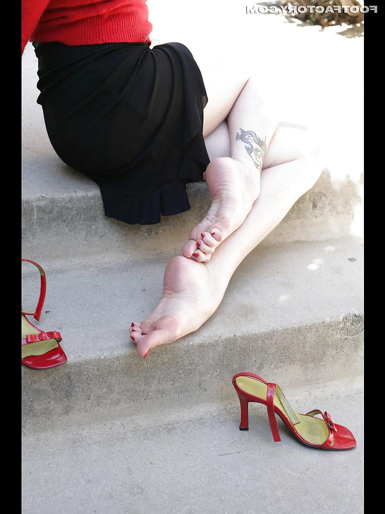 25P Random feet, footjob pt 10