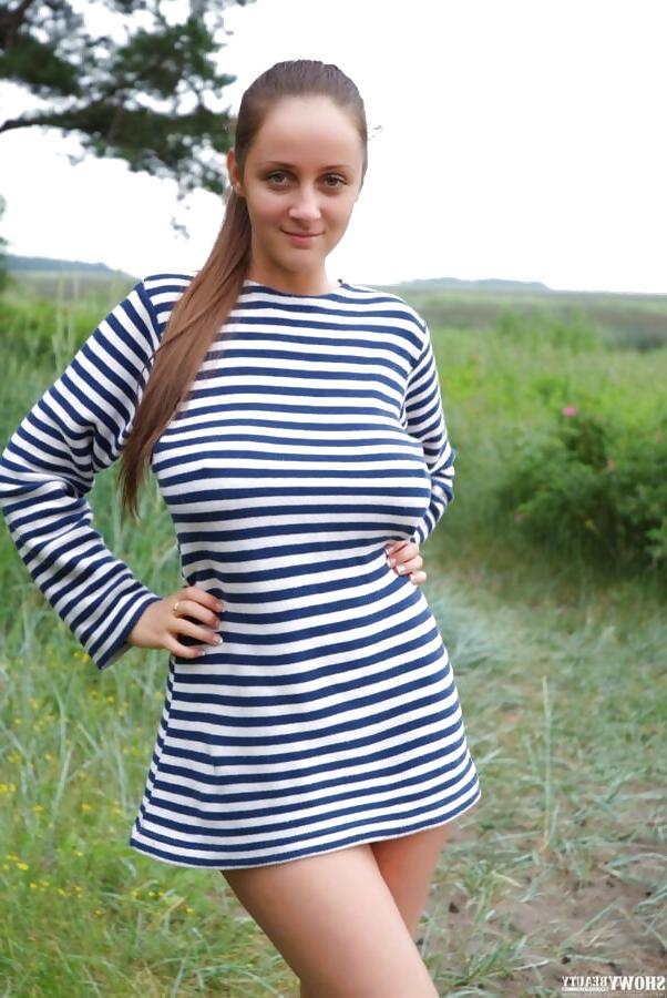 25P Russian Amateur Busty Slut - 2