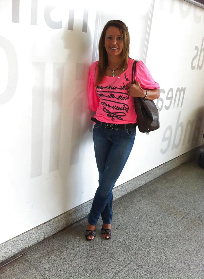 25P Kate une milf a remplir de sperme