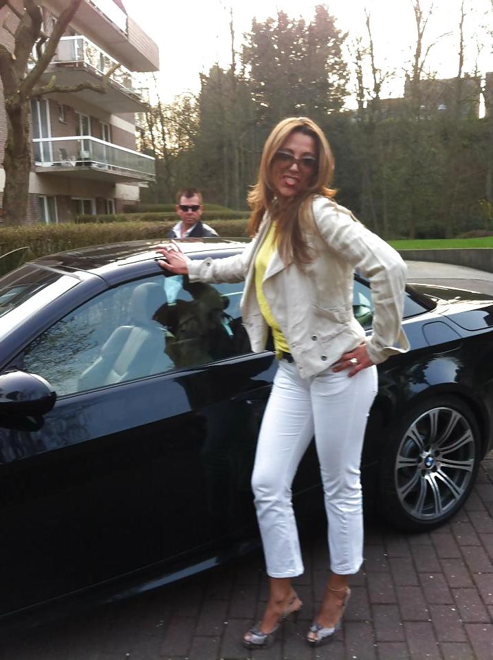 25P Kate une milf a remplir de sperme