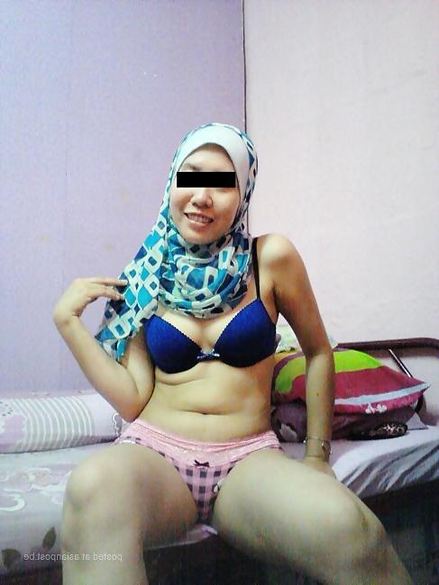 25P Malay- awek tudung daring