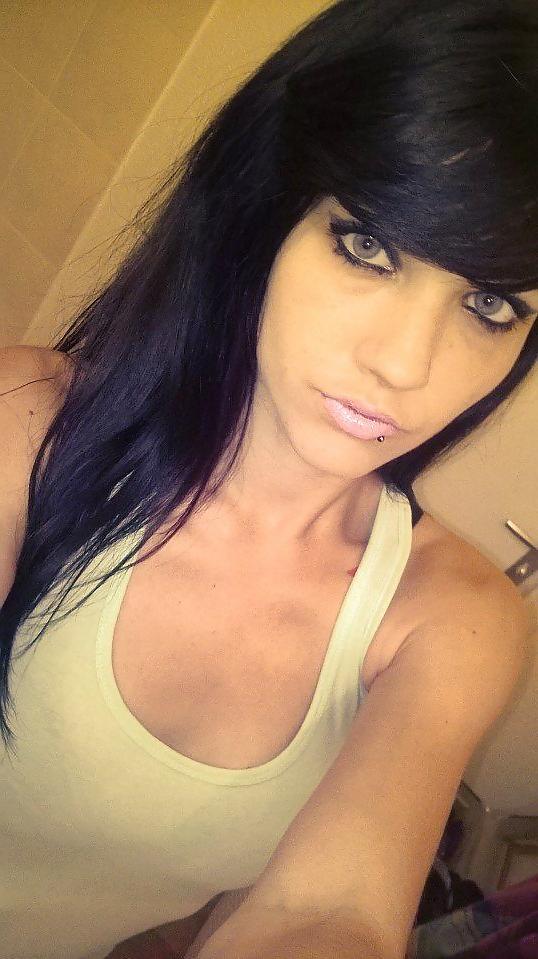 15P Jessica une belle petite pute a defoncer