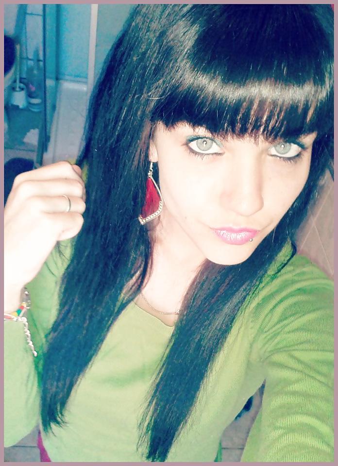 15P Jessica une belle petite pute a defoncer