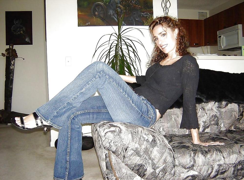 24P Sexy mature mom dirty comments please
