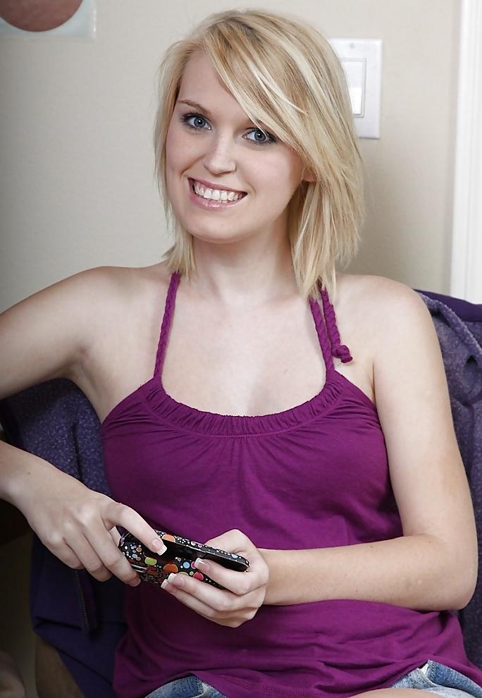 25P Blonde With Freckles 