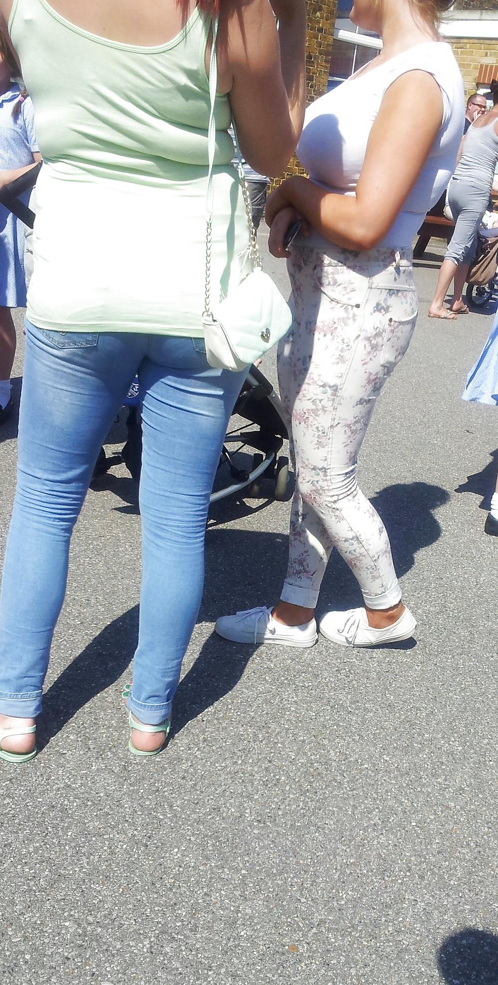 4P Candid Young Busty MILF