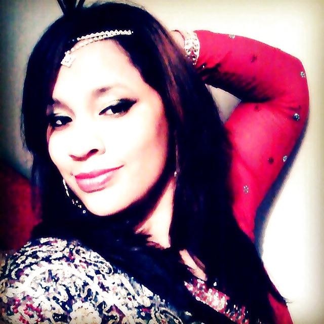 13P Busty Milf Shahida