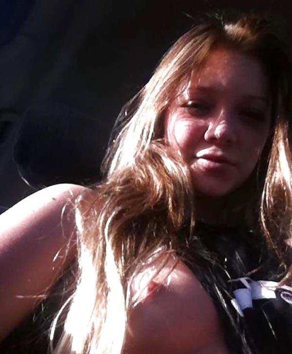 25P Lusty & Busty Teen Selfies 6