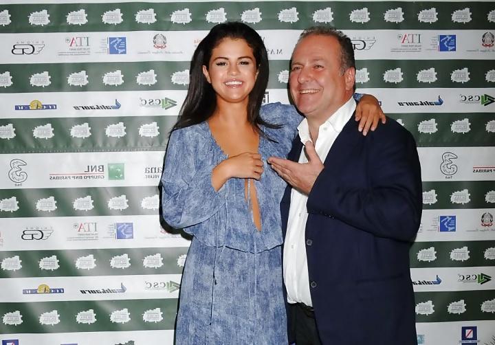16P Selena Gomez Sexy Low Cut Dress