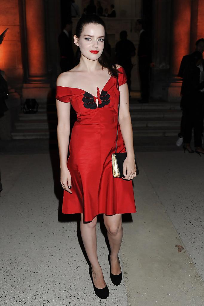 25P Roxane Mesquida french actrice
