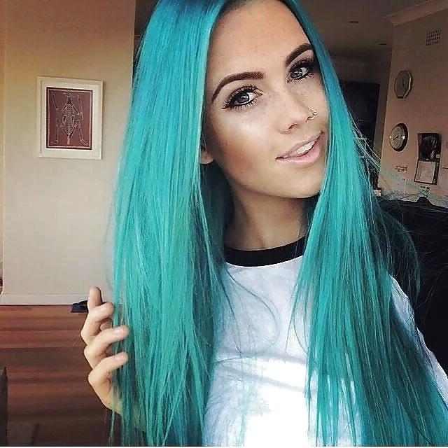 7P Girls with Blue Hair