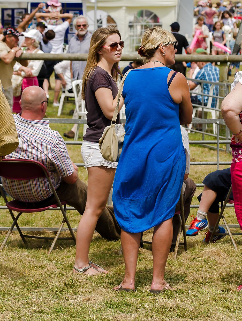 5P Leeds White Shorts or Blue Dress?