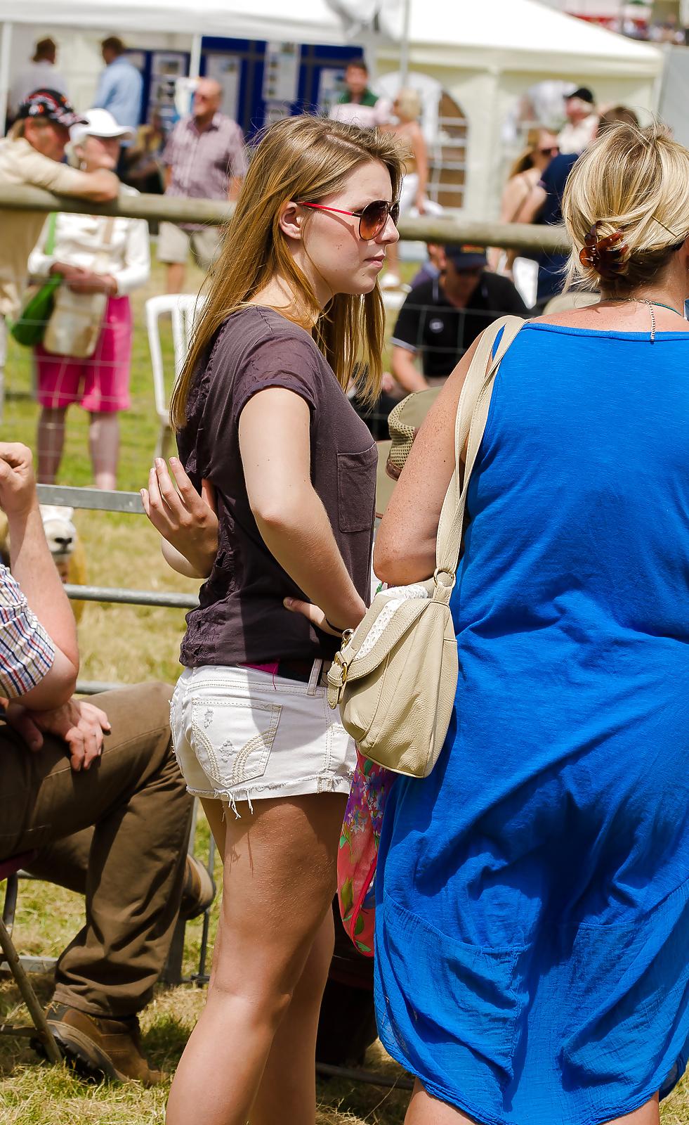 5P Leeds White Shorts or Blue Dress?