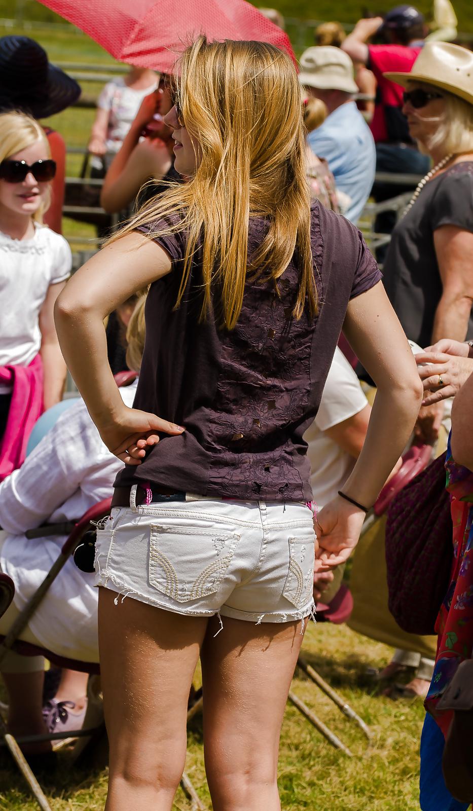 5P Leeds White Shorts or Blue Dress?