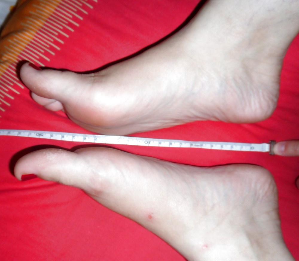 9P Yummy small feet ready for footjob