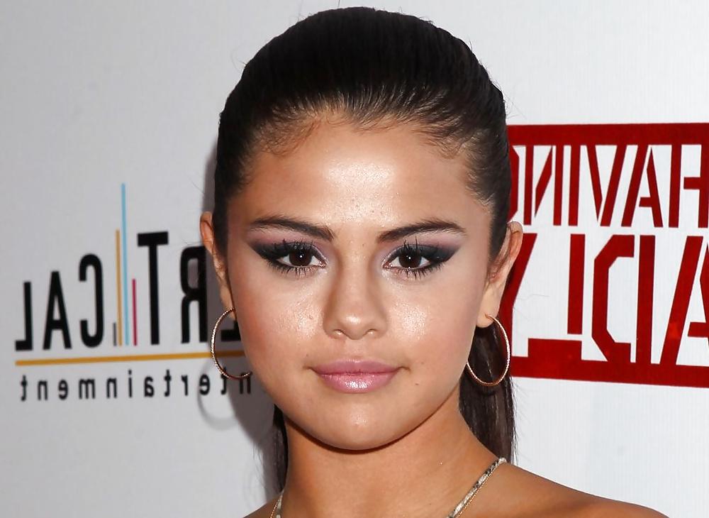 15P Selena Gomez - She needs a really Hard Fuck !