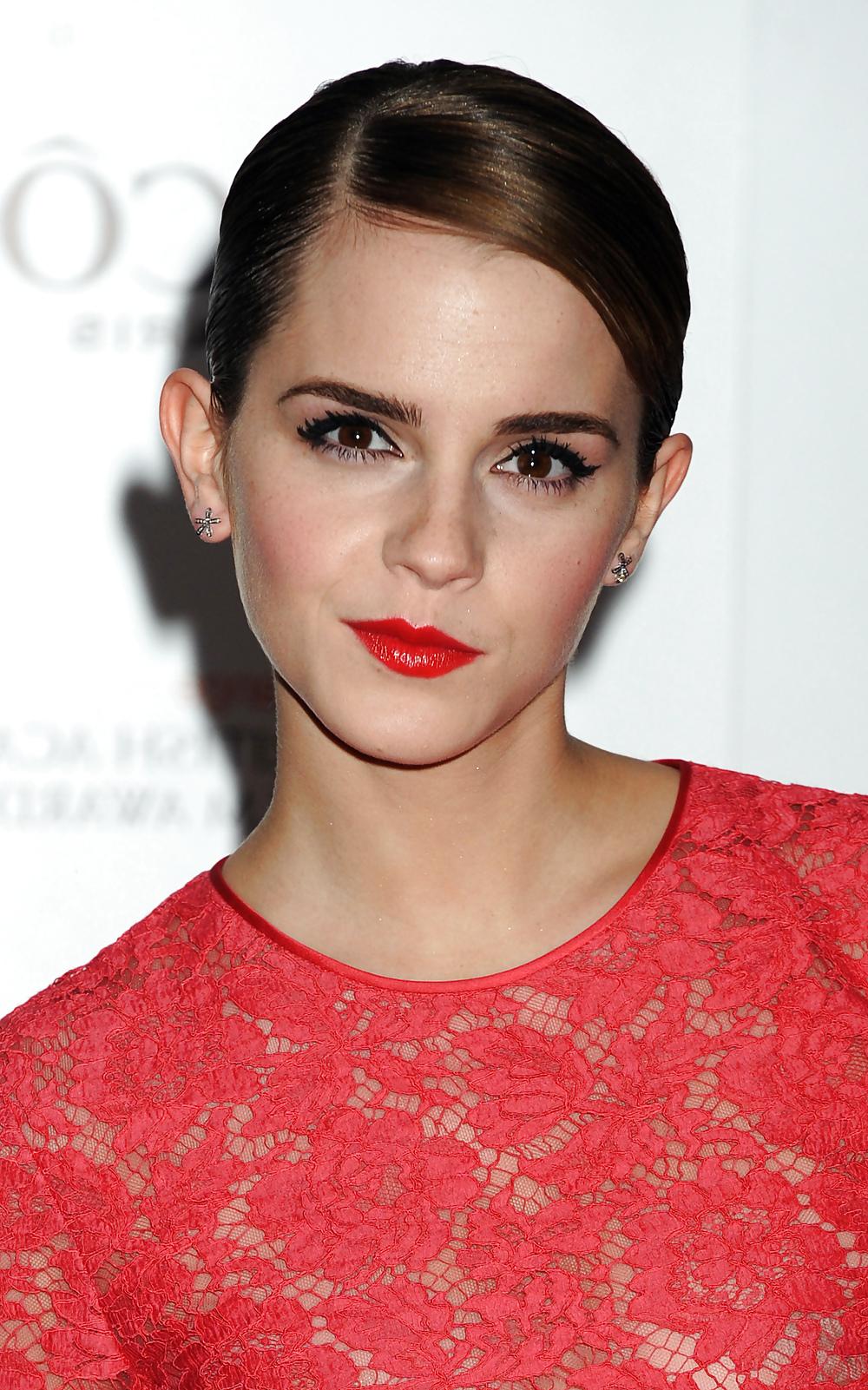 25P Emma Watson Sexy Red Dress