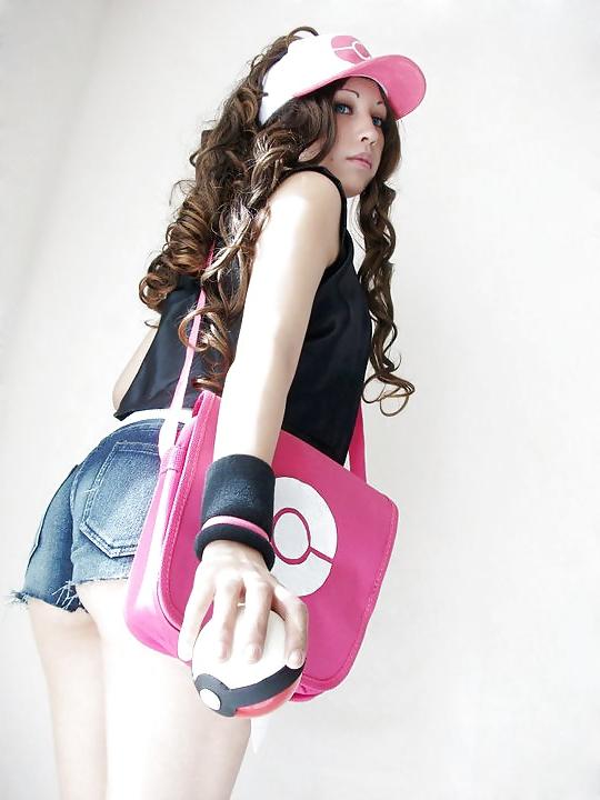 10P Hot Hilda Cosplay (Pokemon)