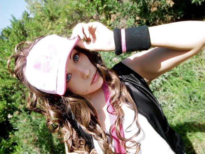 10P Hot Hilda Cosplay (Pokemon)