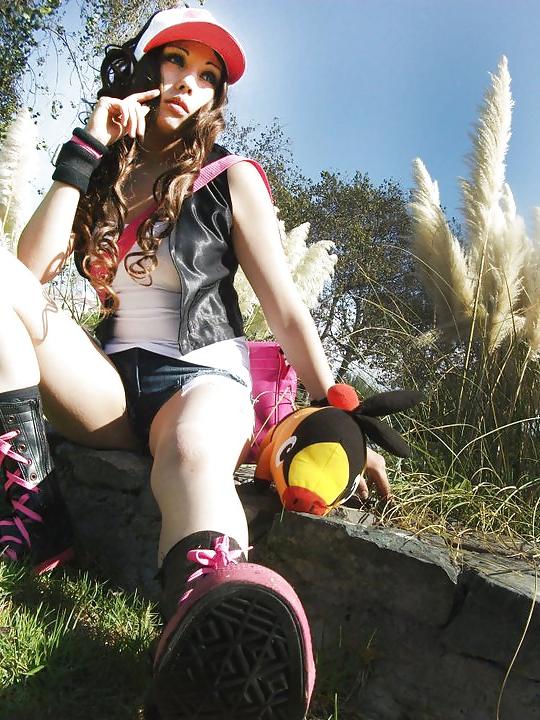 10P Hot Hilda Cosplay (Pokemon)