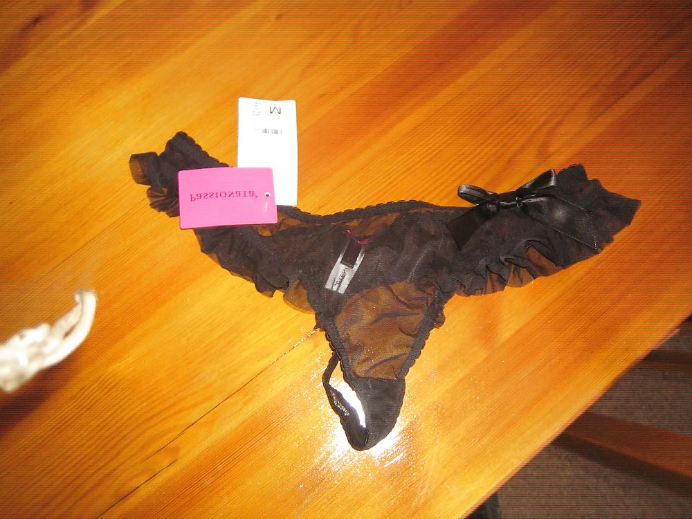 6P GF NEWS PANTIES AND SEX TOY