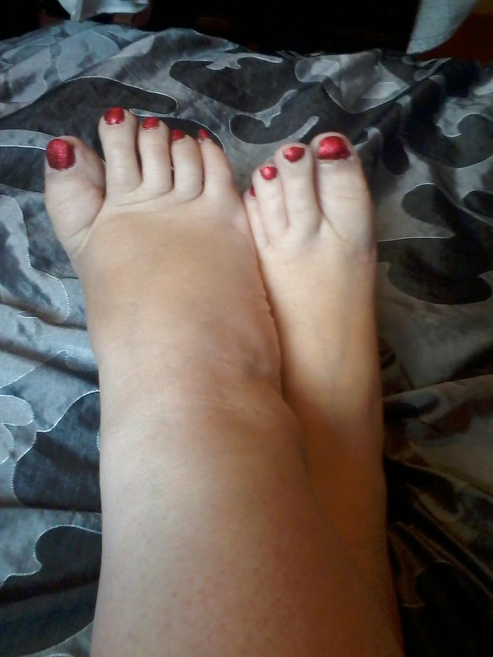 13P Foot worship