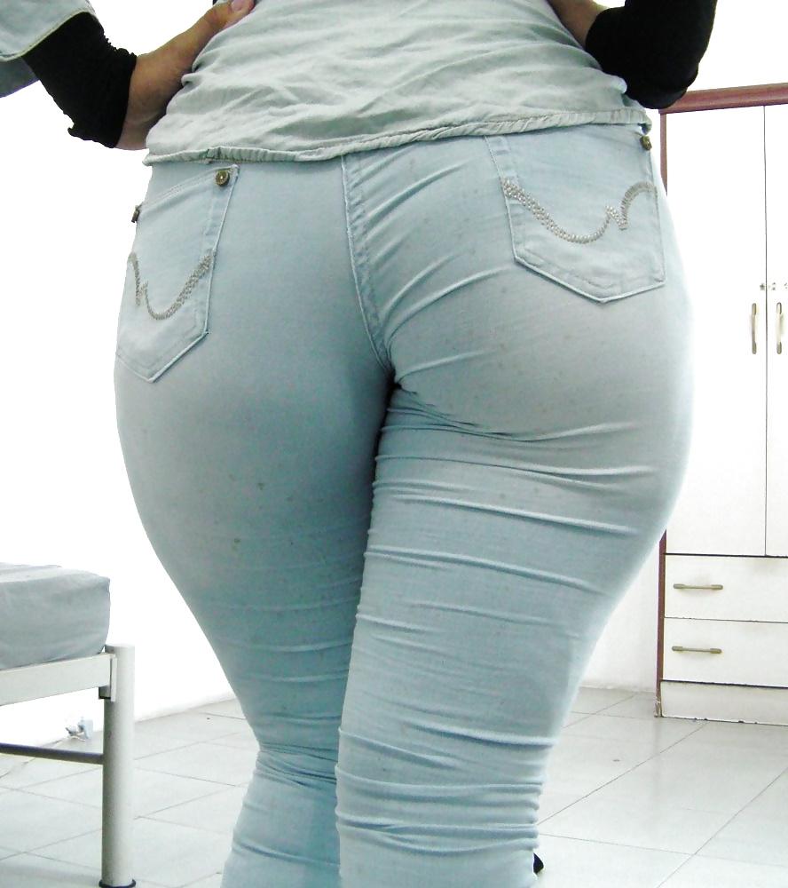 10P Sexy Latina Ass to Die for !!!