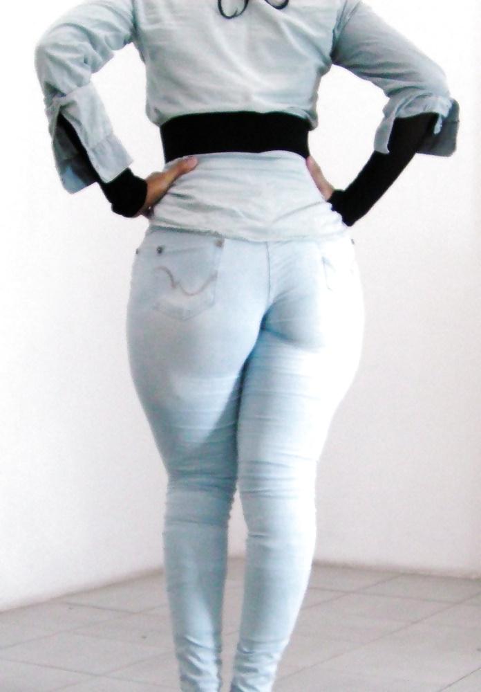10P Sexy Latina Ass to Die for !!!