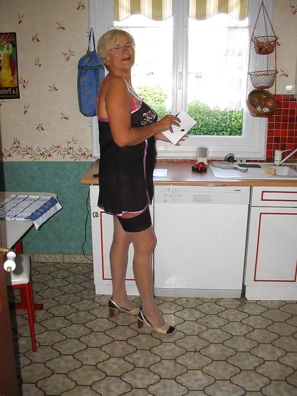25P Mature Beauty - Annick 18